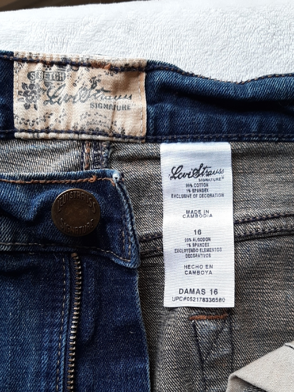 Levi's Dark Indigo Denim Skirt Sz 16 - Picture 2 of 3